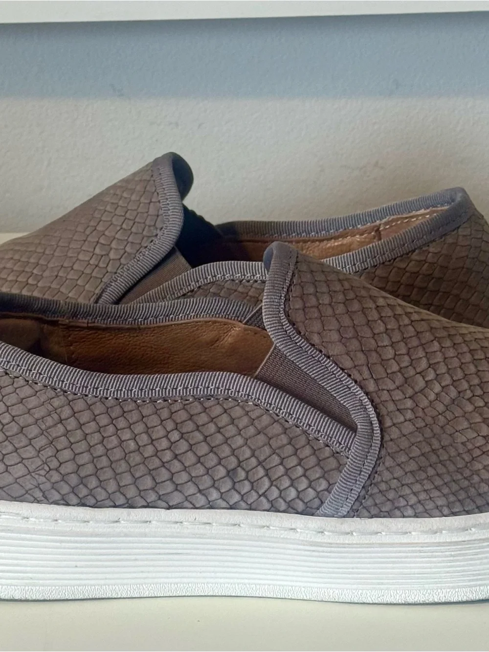 SOFFT Slip On Loafers Suede Leather Slate Grey Taupe Comfort Size 7 LAST CHANCE!